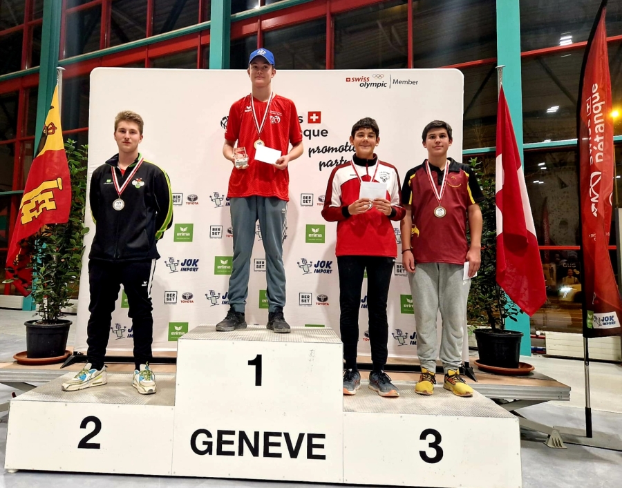 podium-juniors.jpg